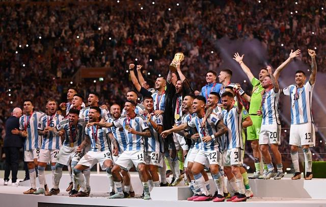 2026世界杯加拿大队：枫叶红了，他们的梦也红了